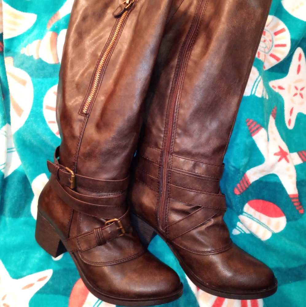 16" around WIDE CALF BOOTS
